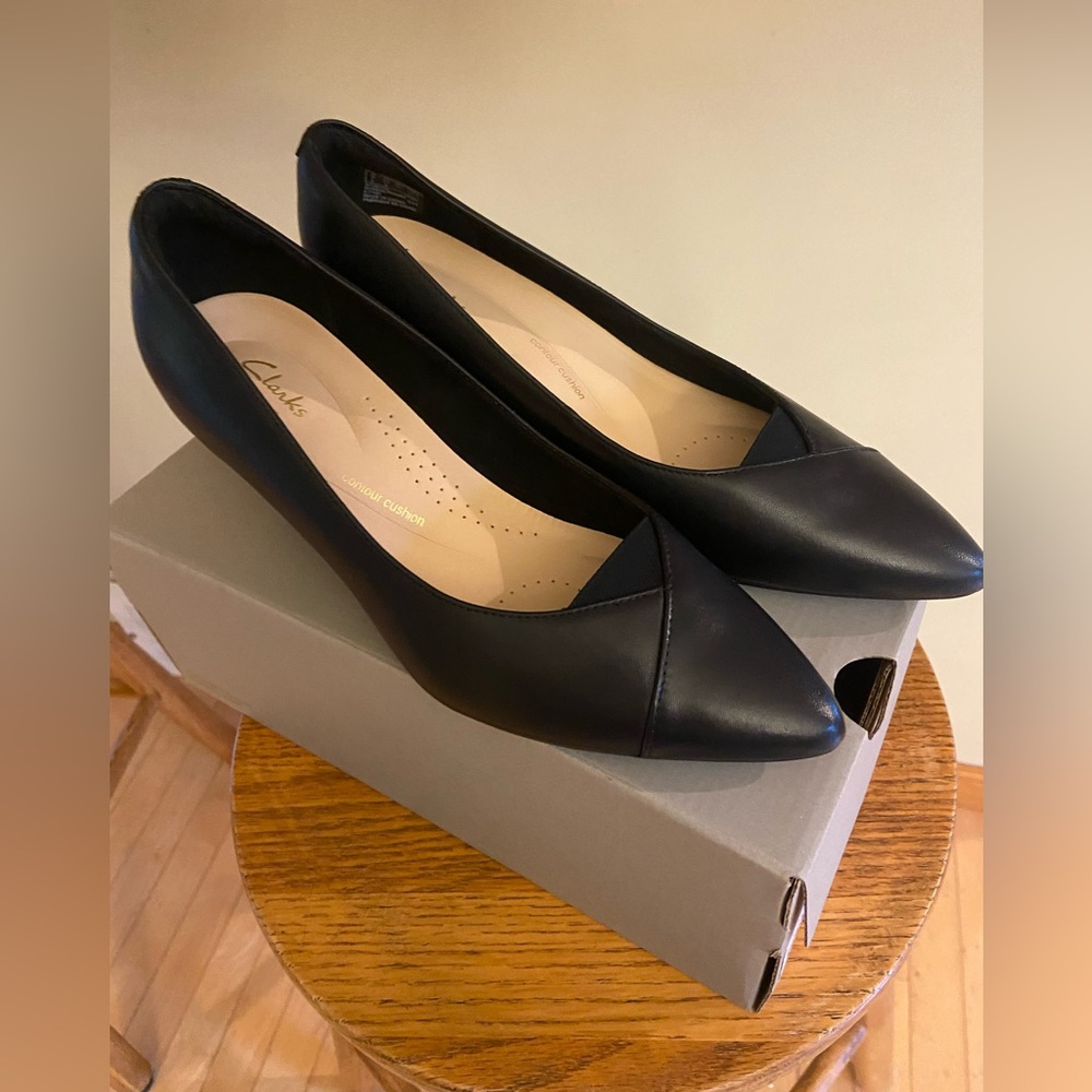 Clarks Artisan Black Leather Heels – Size 8.5M